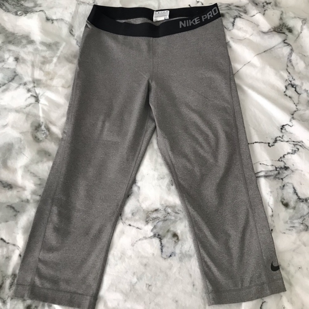 Nike Pro Capris